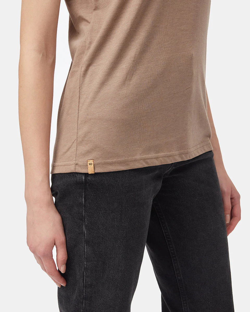 Peru Embroidered Llama T-Shirt - Image 5